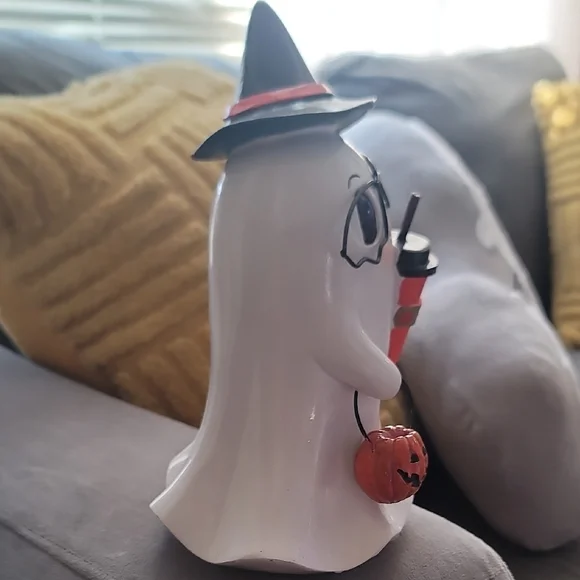 Spooky Ghost Figurine with Hat and Pumpkin - Picture 2 of 4